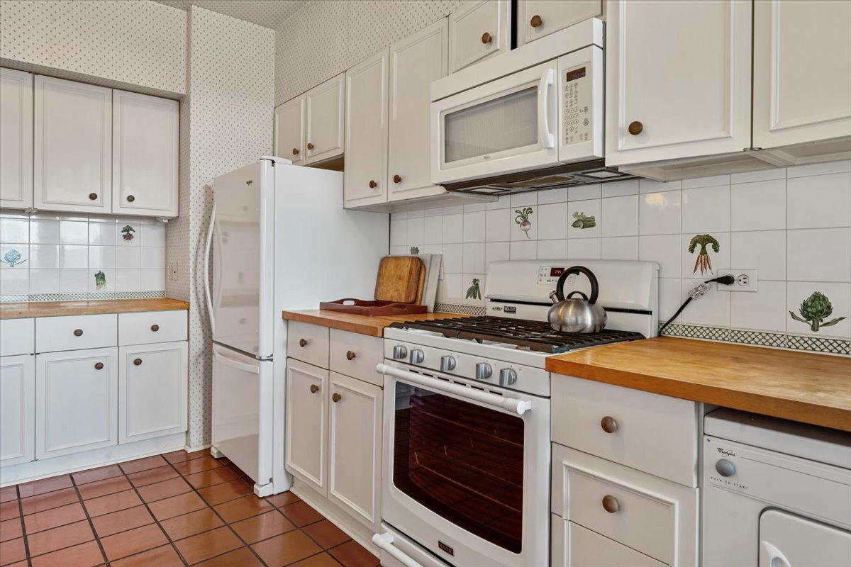 399 W Fullerton Parkway 16e Property Photo 21