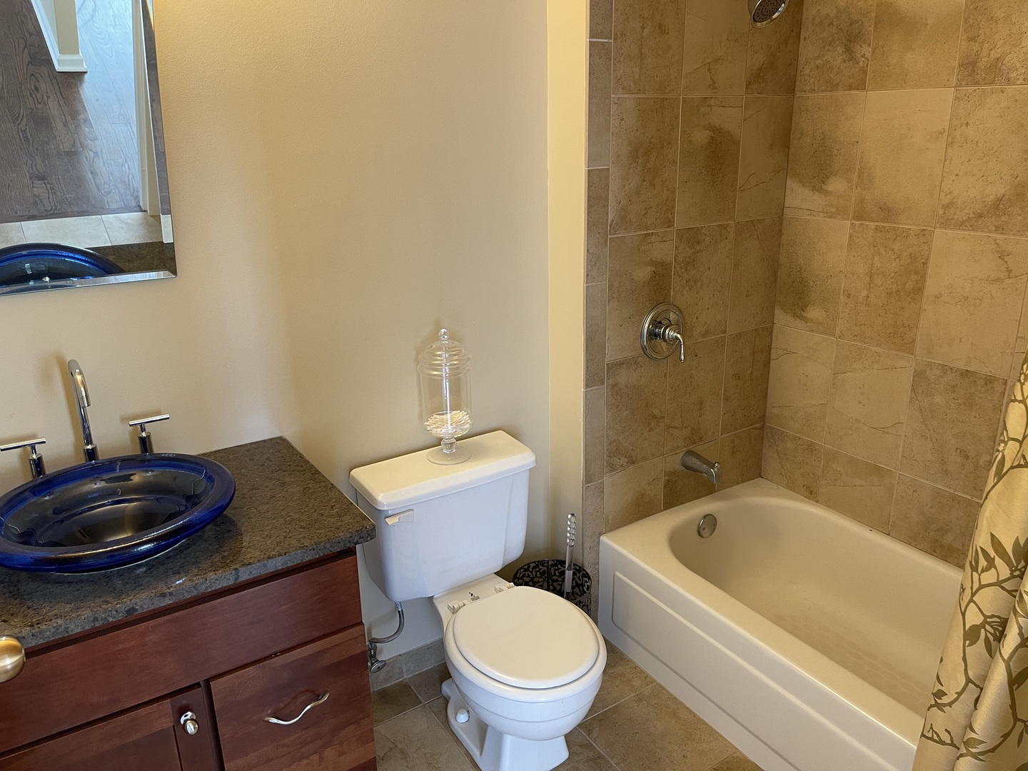 401 E Ontario Street 3206 Property Photo 5