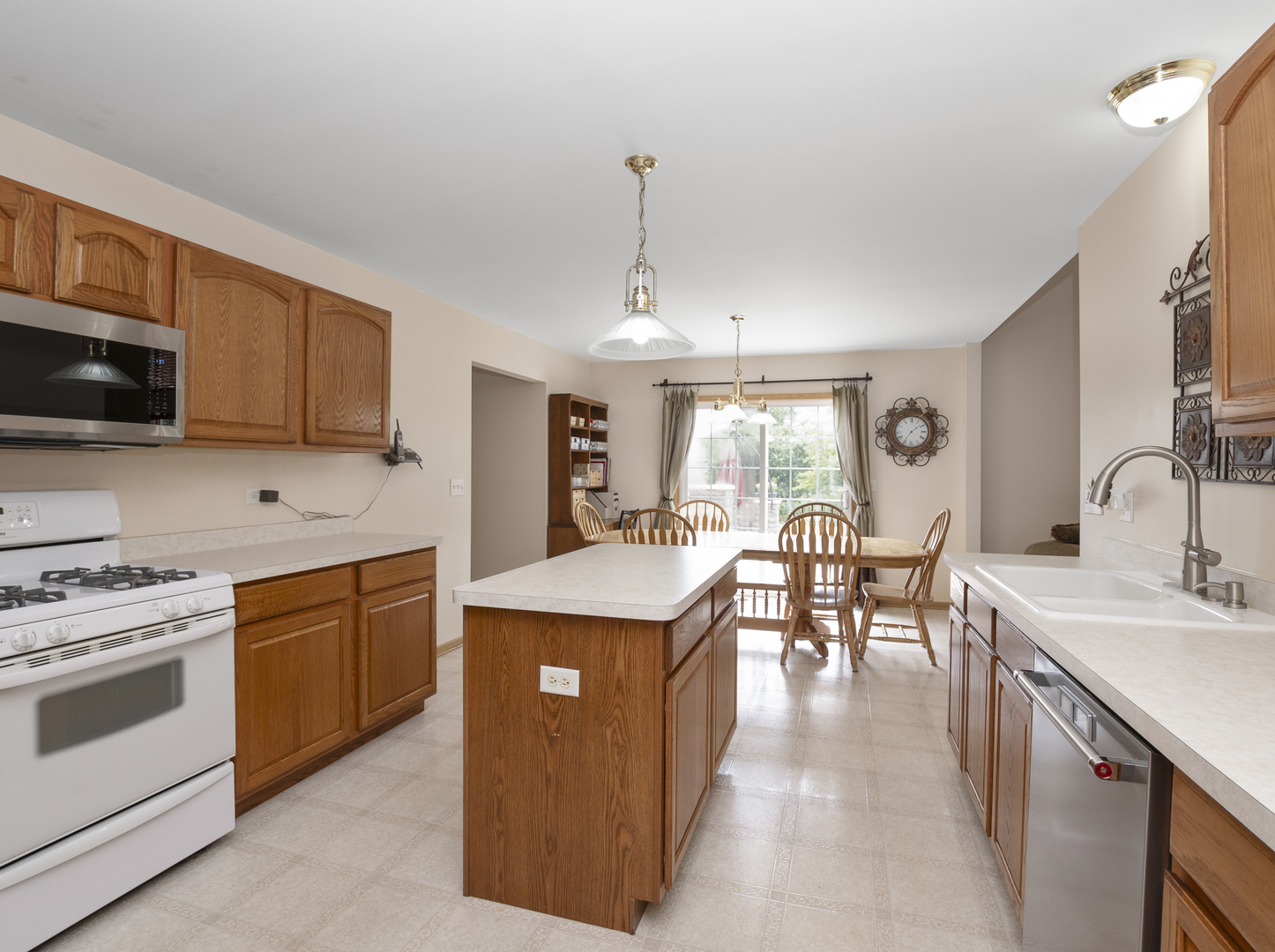 4551 W Jonquil Lane Property Photo 7