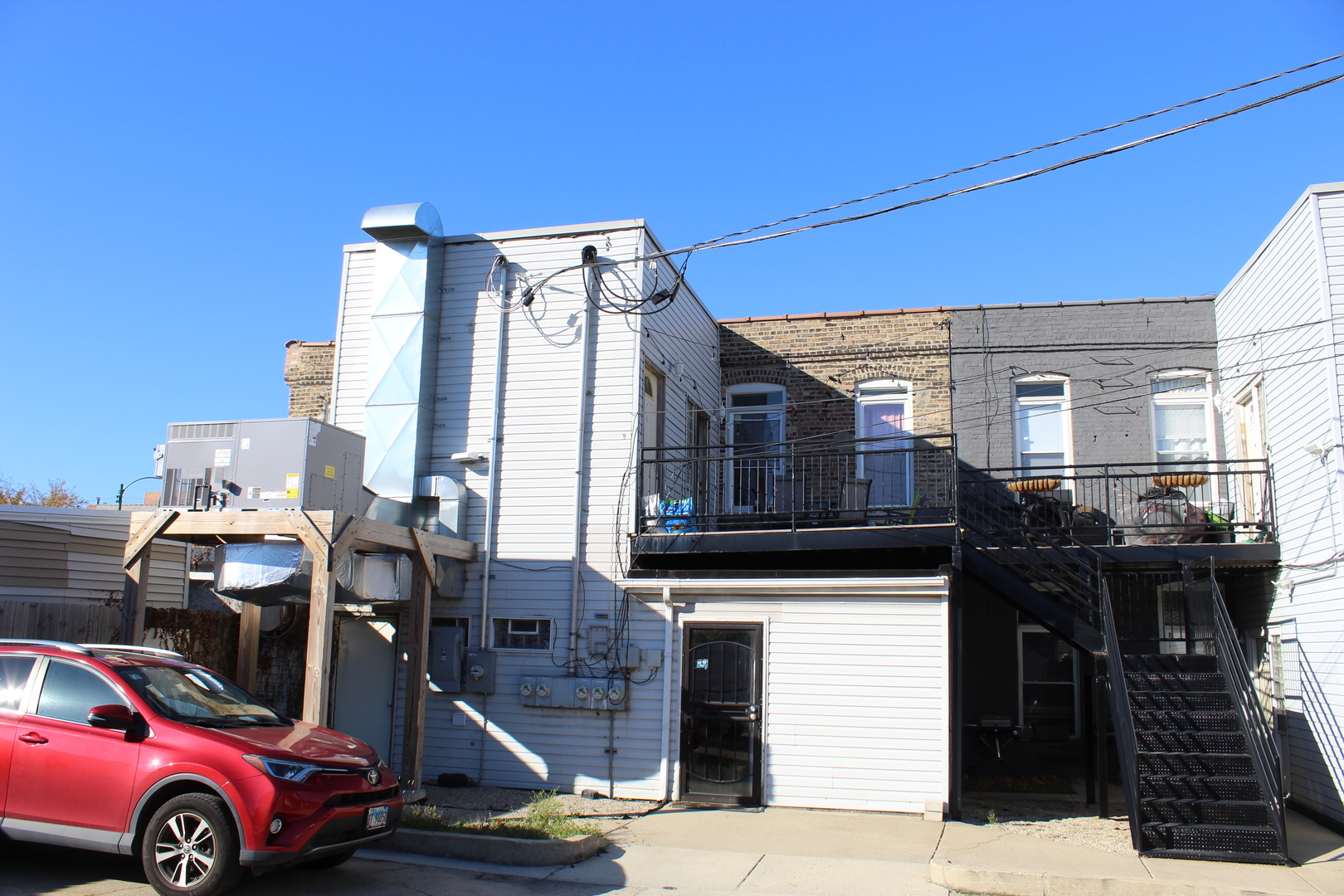 527 N Ashland Ave Property Photo 4