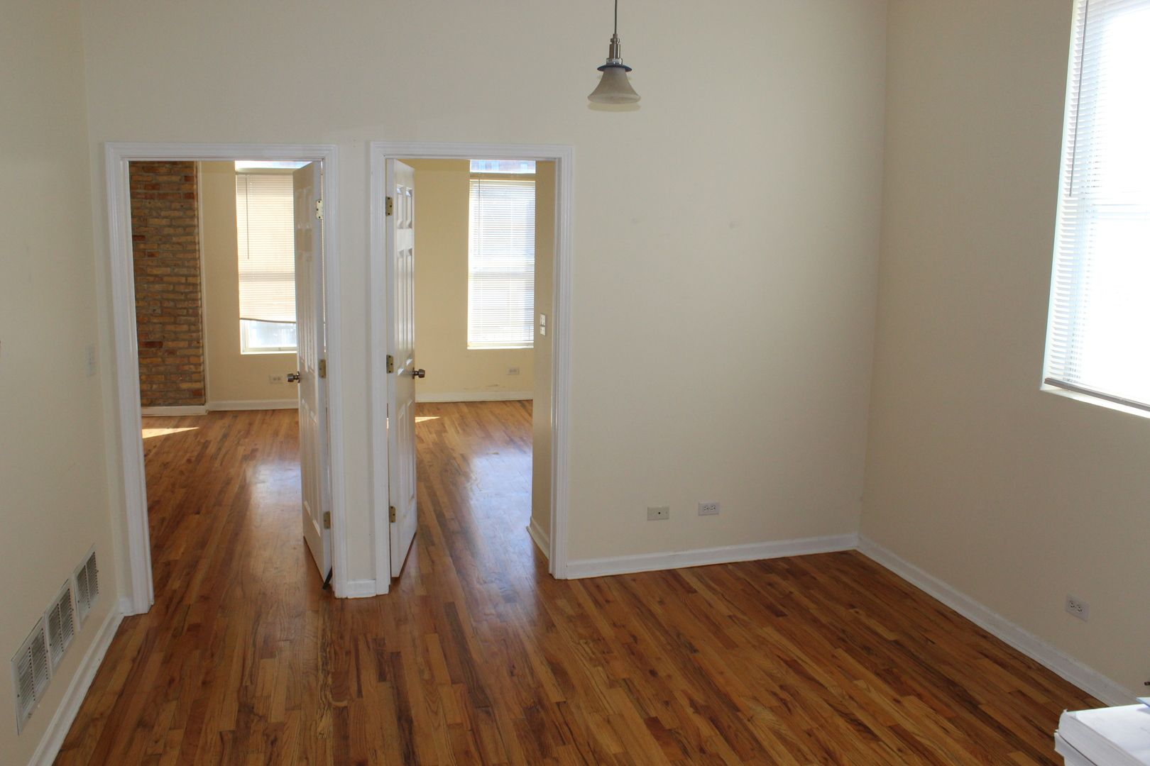527 N Ashland Ave Property Photo 16