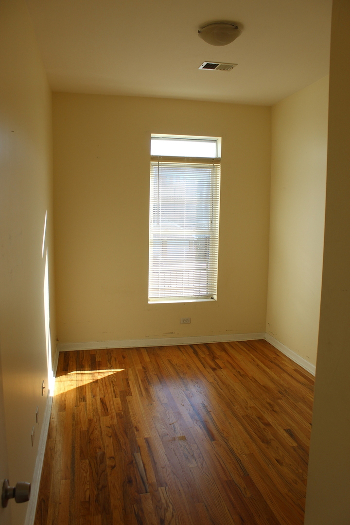 527 N Ashland Ave Property Photo 18