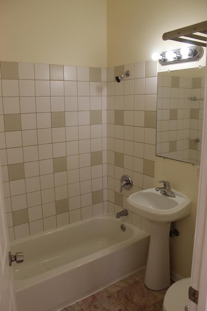 527 N Ashland Ave Property Photo 19