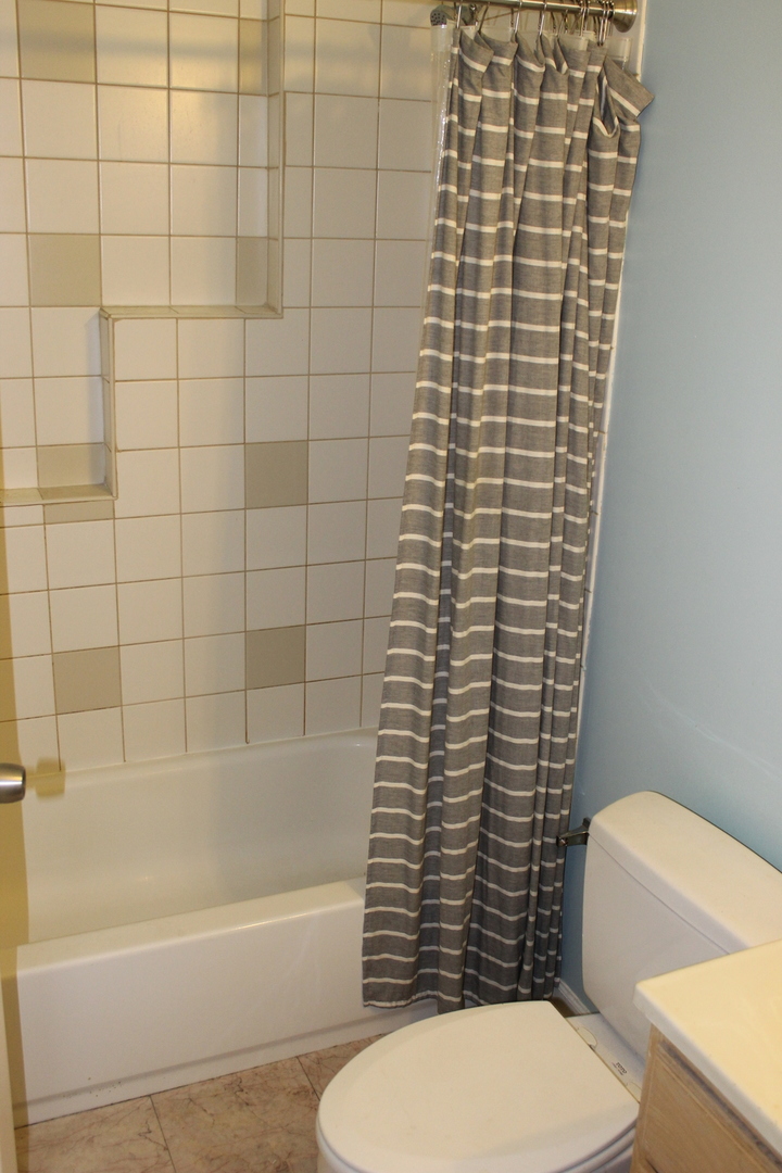527 N Ashland Ave Property Photo 26