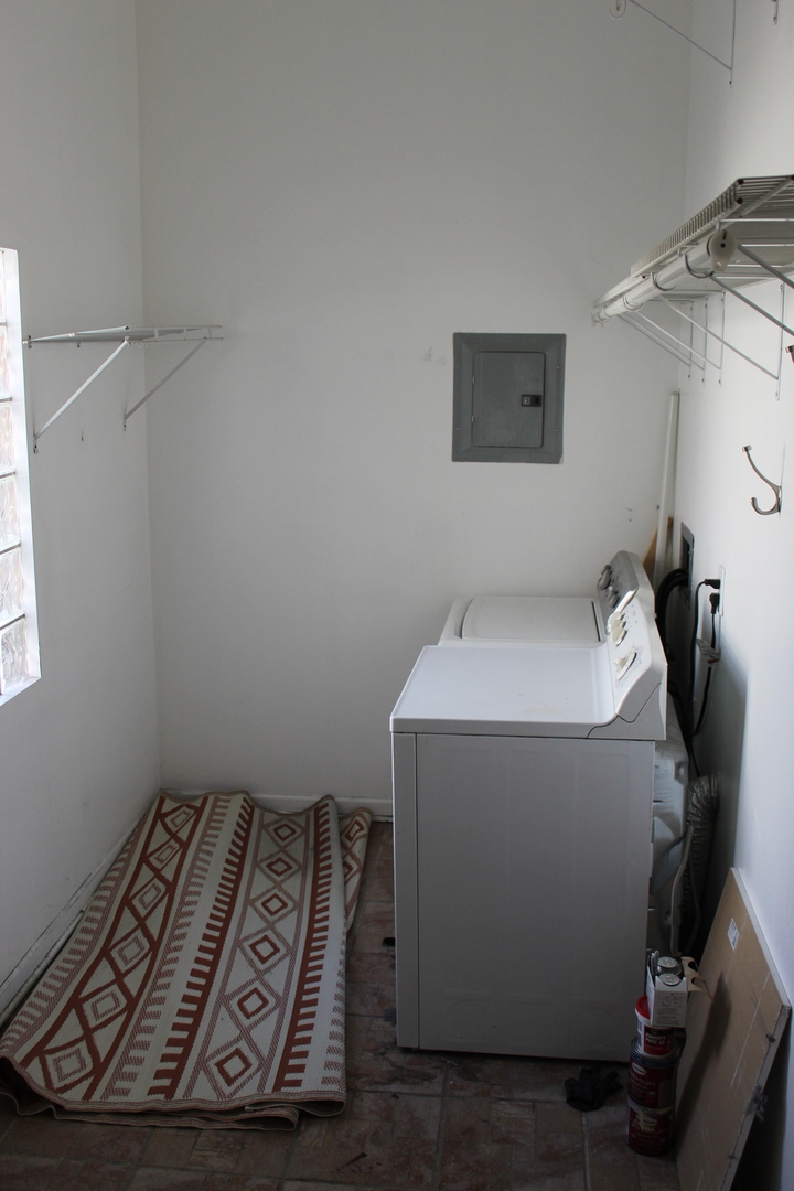 527 N Ashland Ave Property Photo 28
