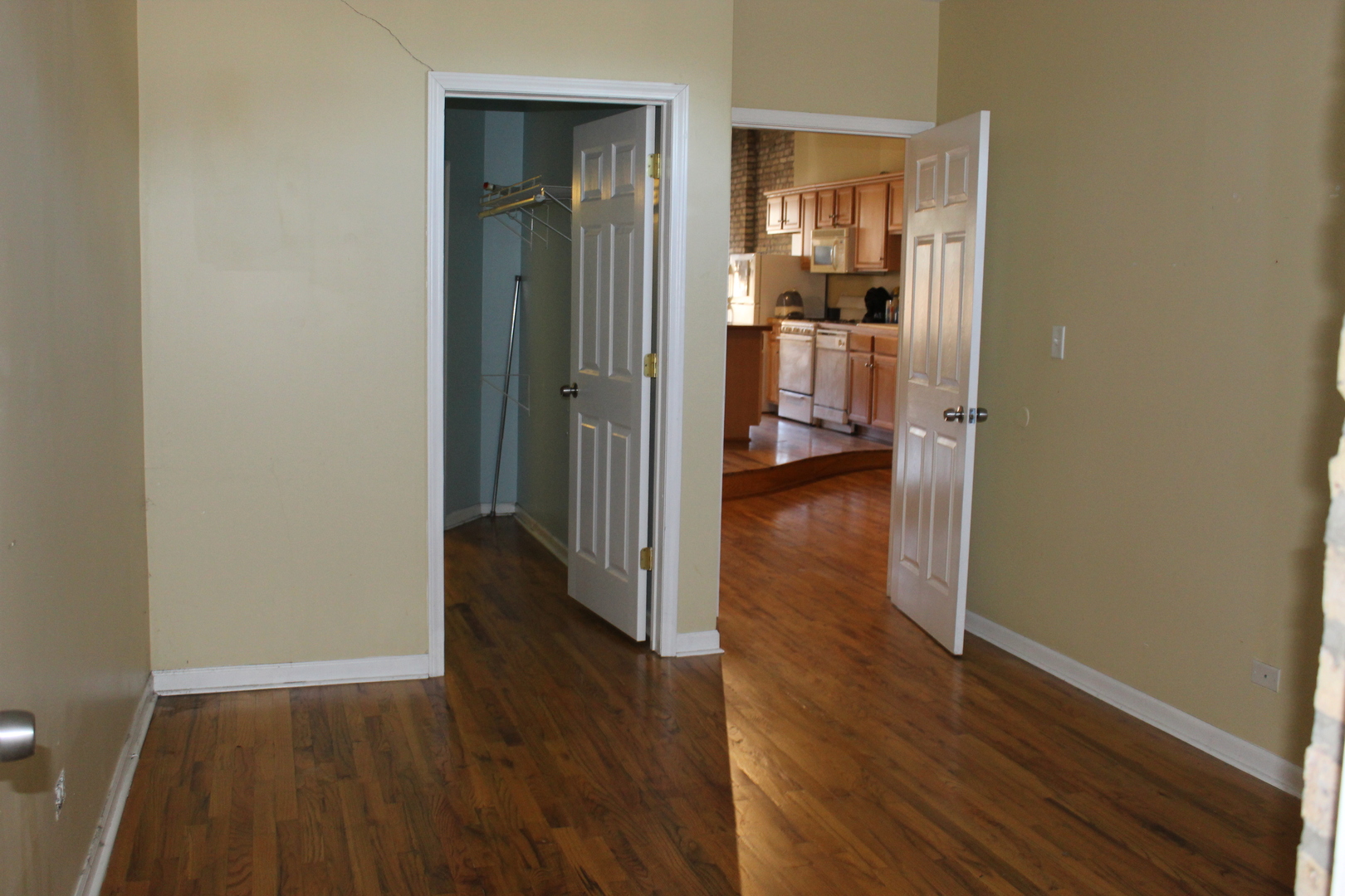 527 N Ashland Ave Property Photo 29