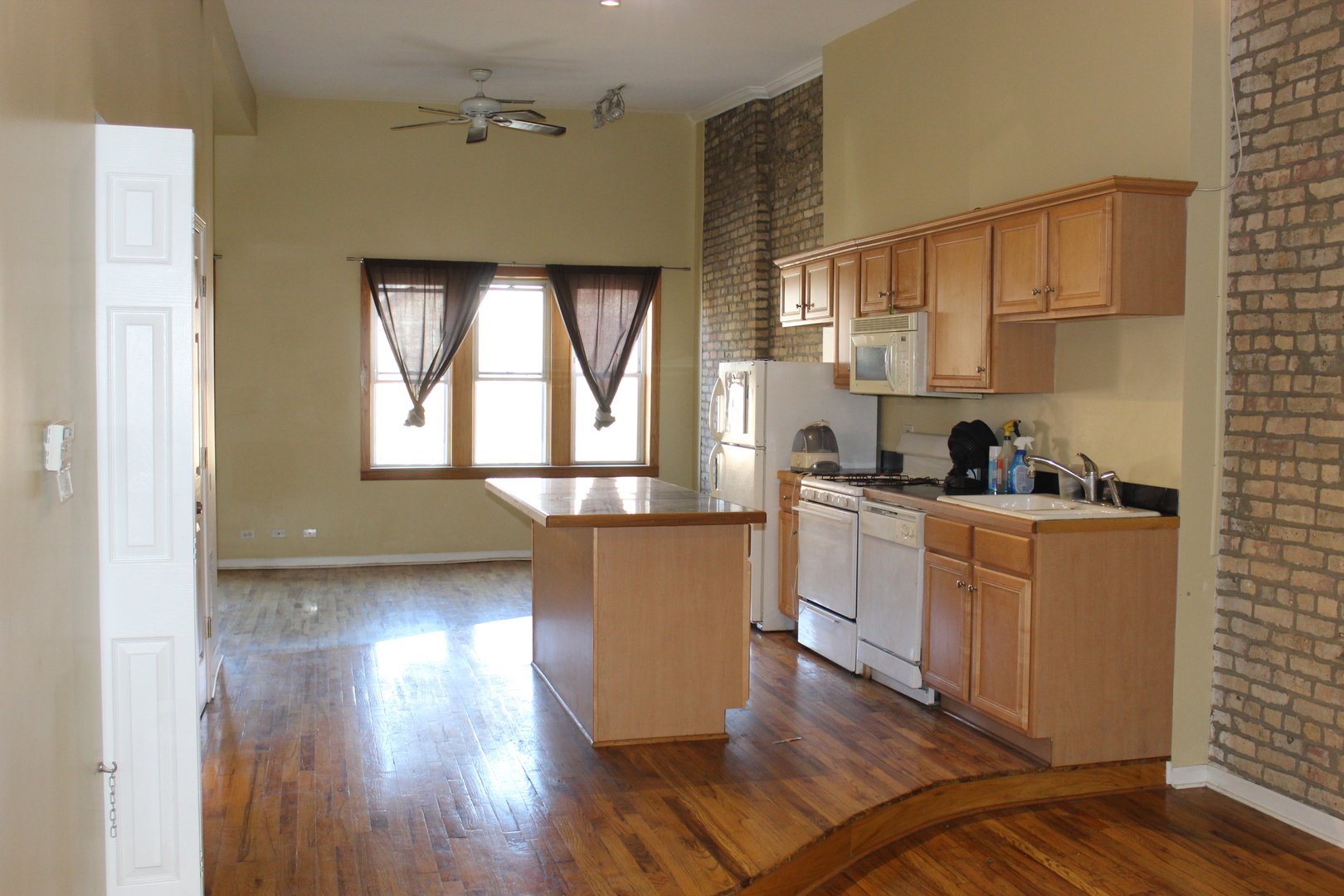 527 N Ashland Ave Property Photo 30