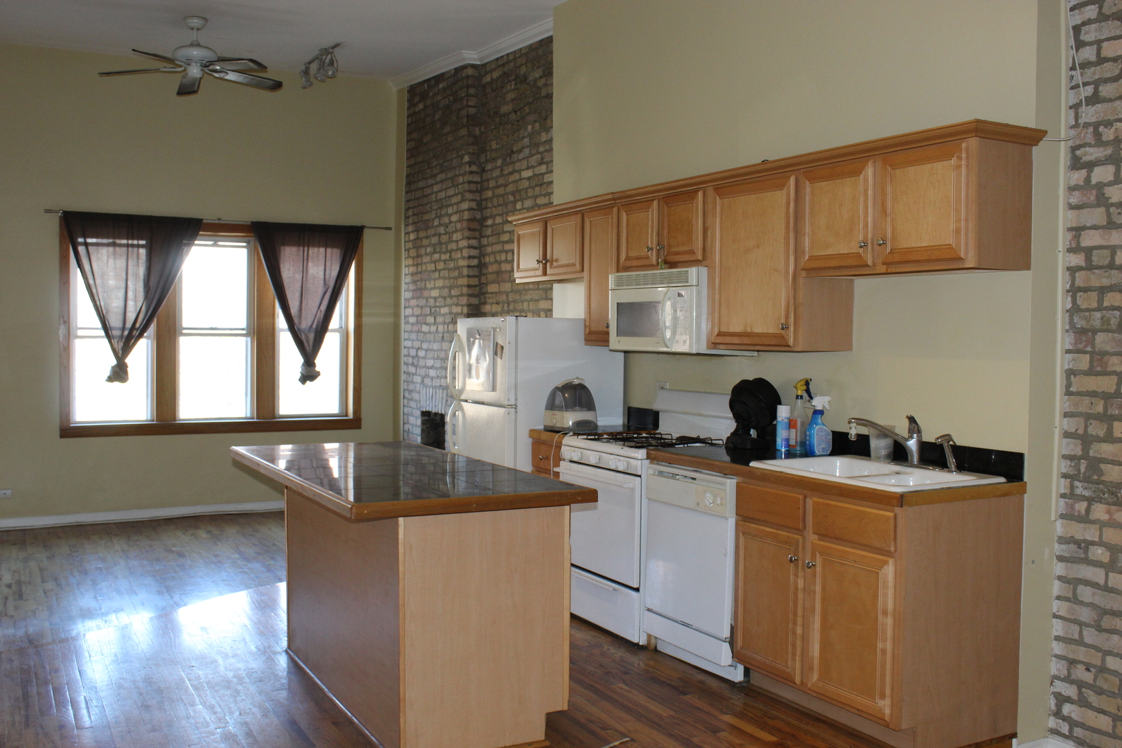 527 N Ashland Ave Property Photo 31
