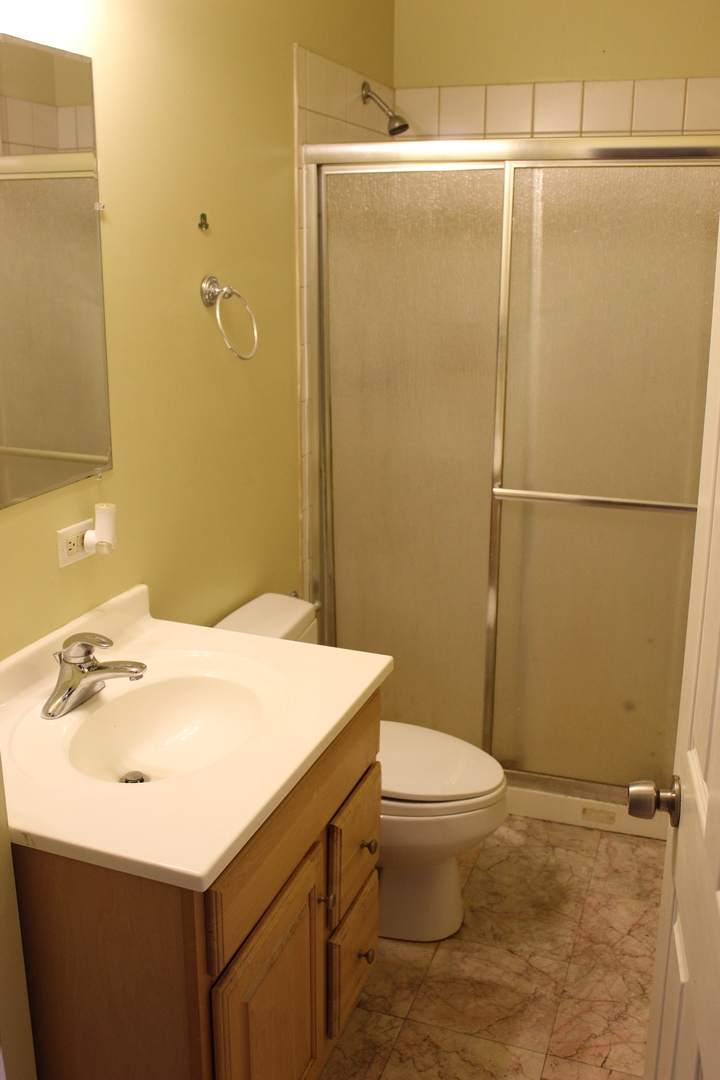 527 N Ashland Ave Property Photo 32