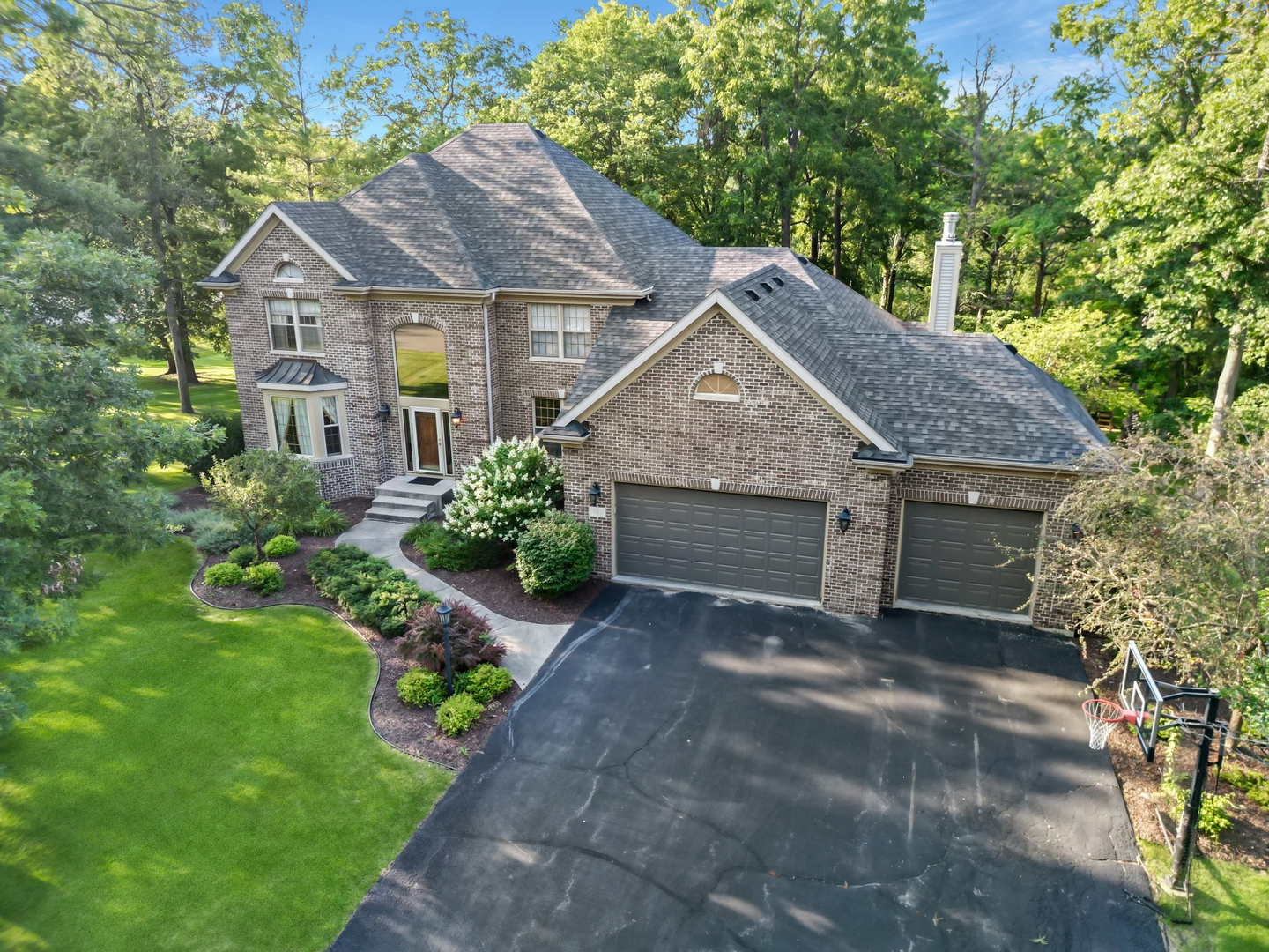 1682 Barberry Circle Property Photo 3