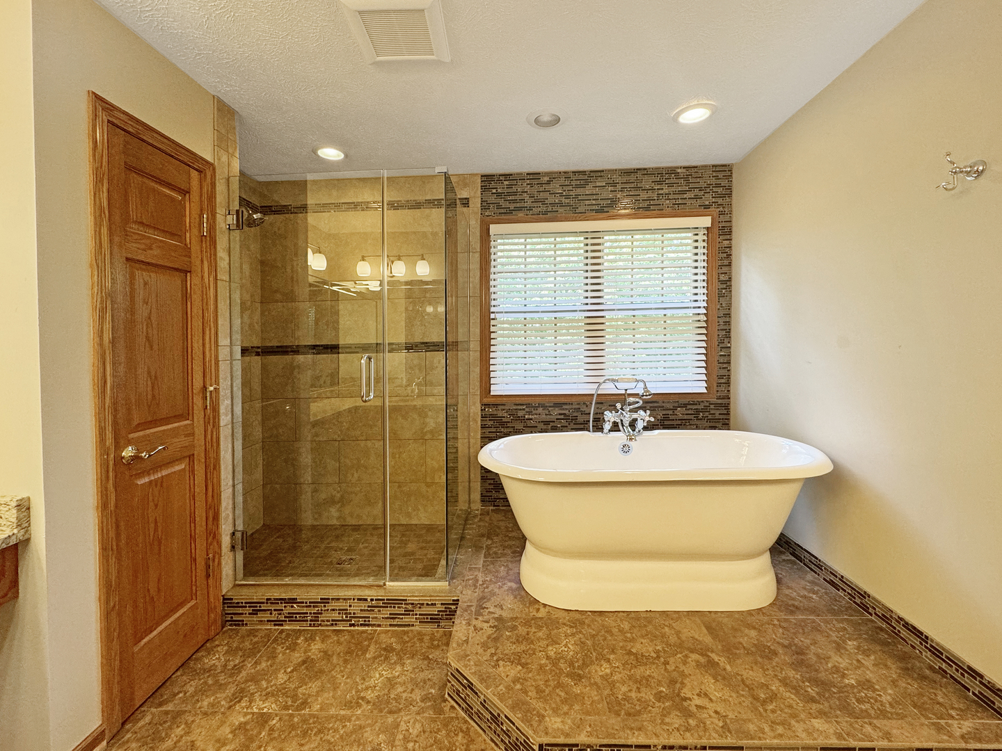 1682 Barberry Circle Property Photo 36