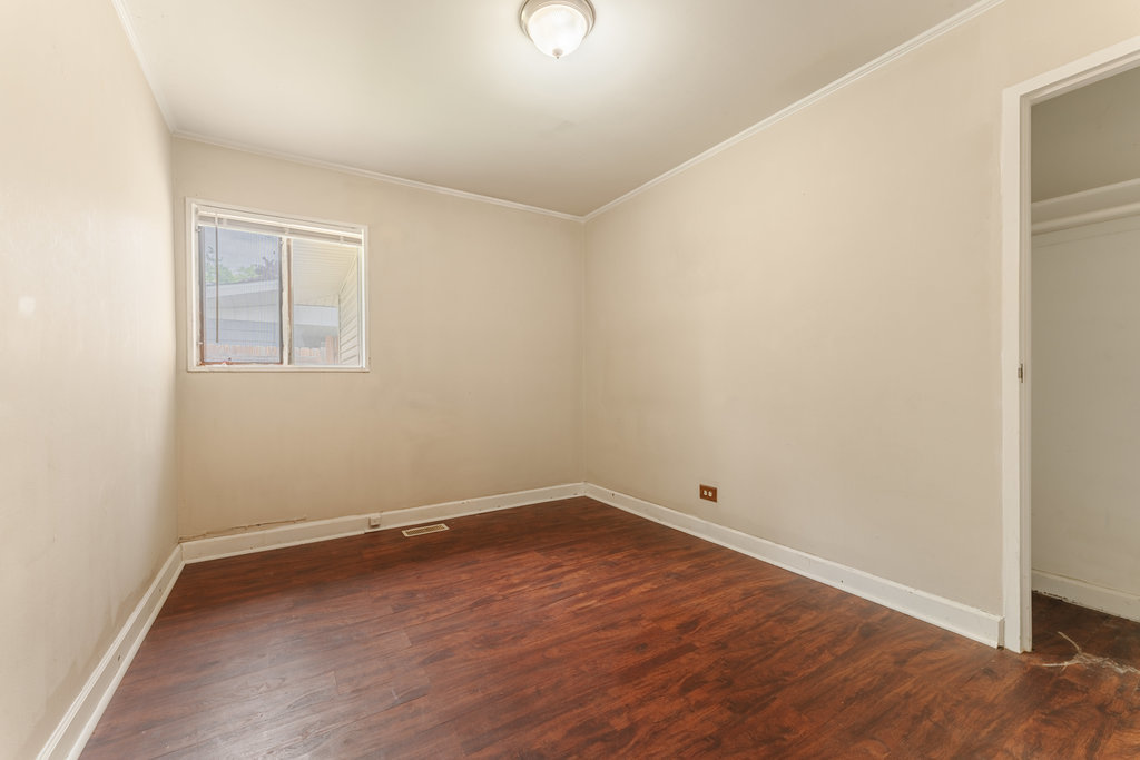 490 Shabbona Drive Property Photo 10