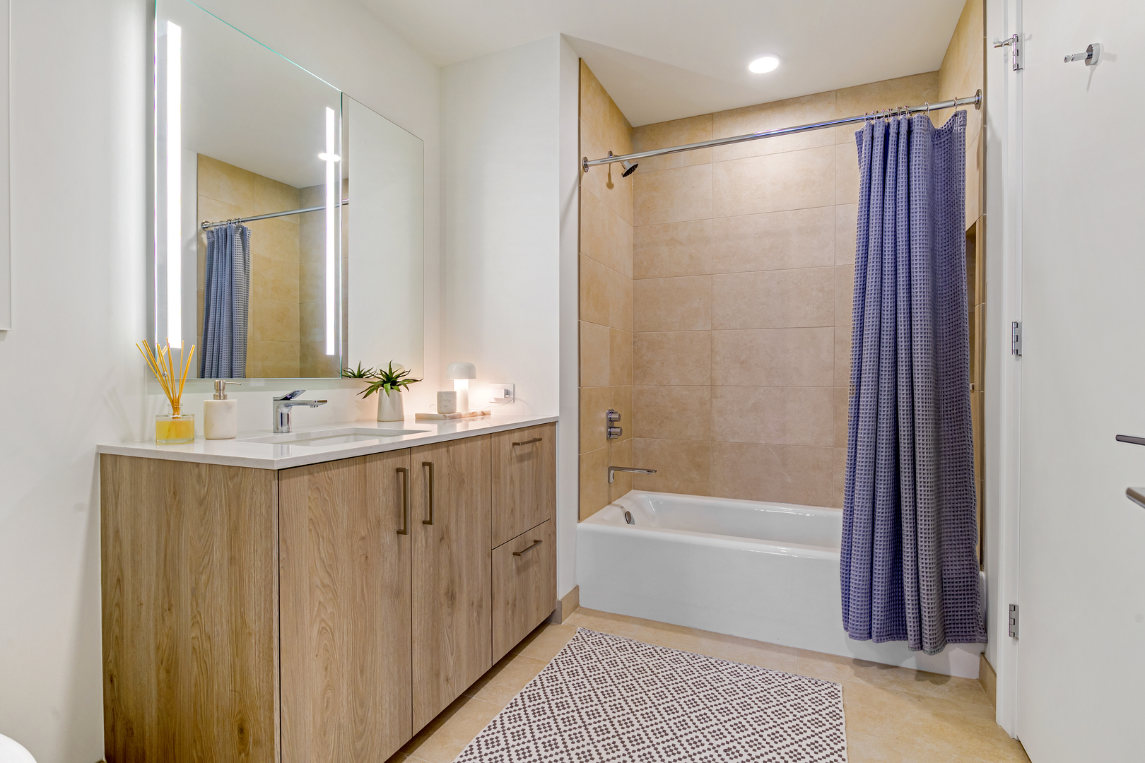 211 N Harbor Drive 1803 Property Photo 17
