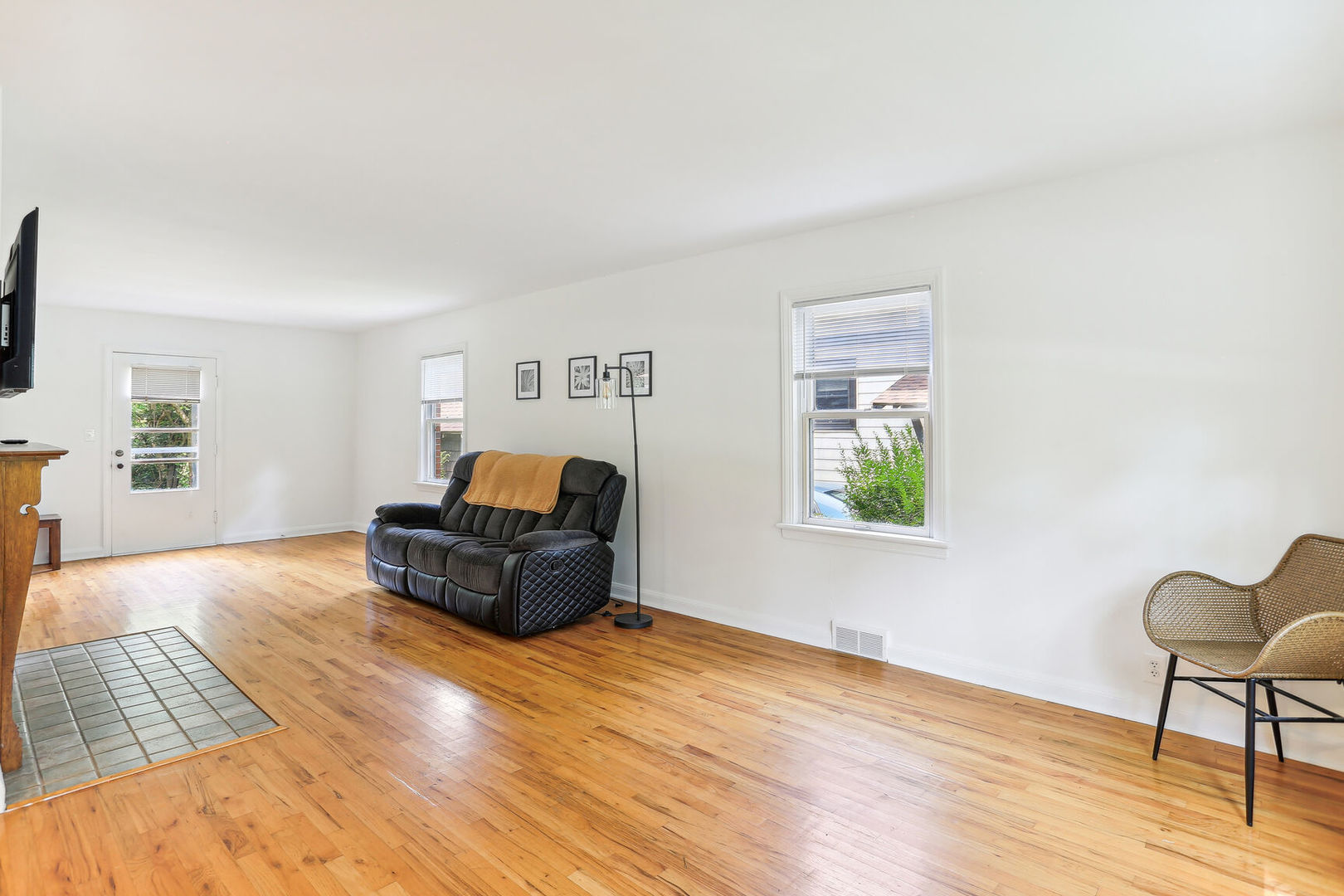 206 W Florida Avenue Property Photo 5