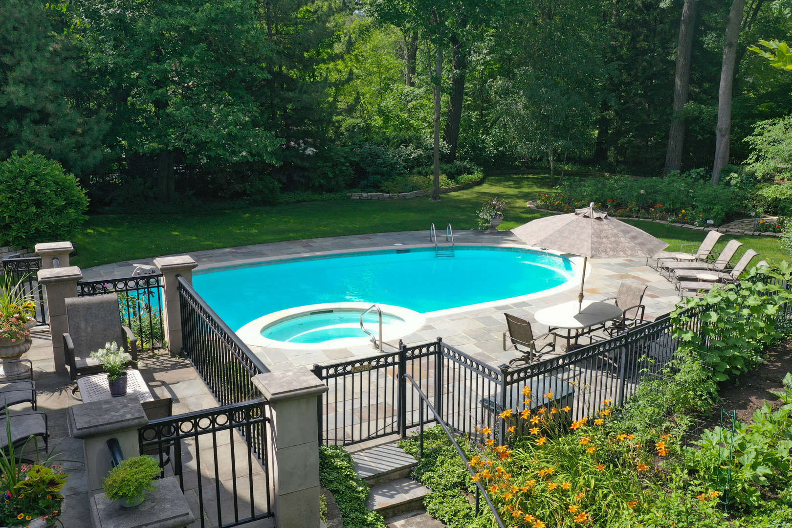 546 Lakeland Drive Property Photo 34