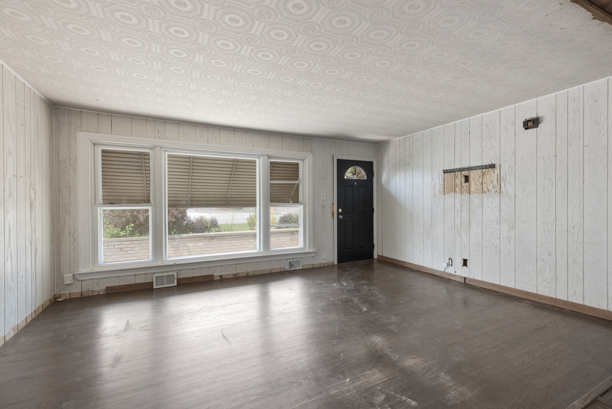 5033 N Cumberland Avenue Property Photo 3
