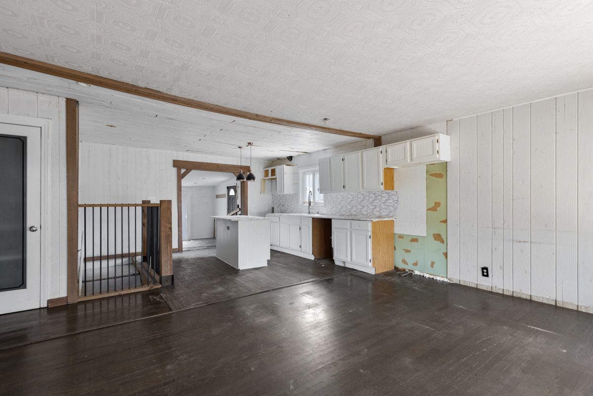 5033 N Cumberland Avenue Property Photo 4