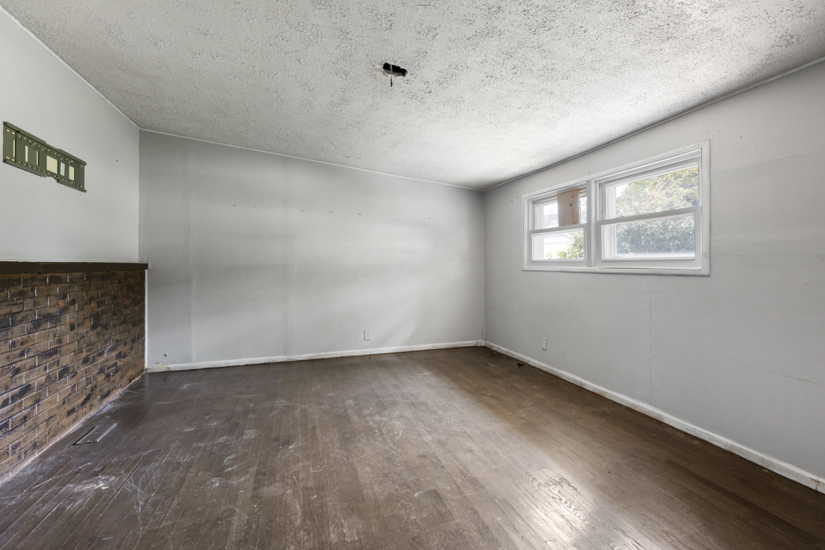 5033 N Cumberland Avenue Property Photo 9
