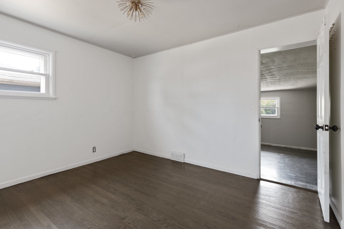 5033 N Cumberland Avenue Property Photo 12