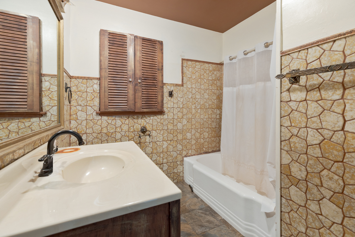 5033 N Cumberland Avenue Property Photo 13