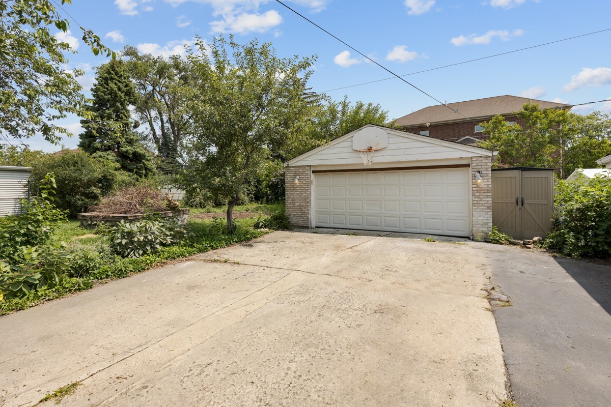 5033 N Cumberland Avenue Property Photo 22
