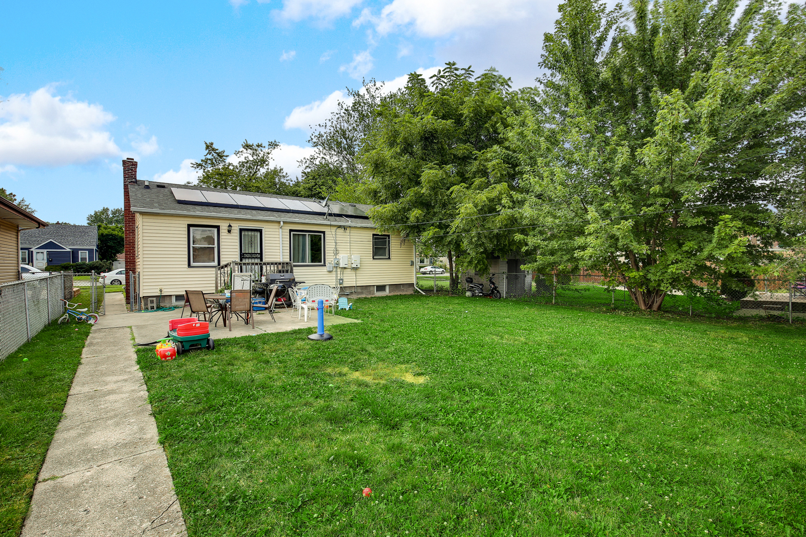 17839 Chicago Avenue Property Photo 9