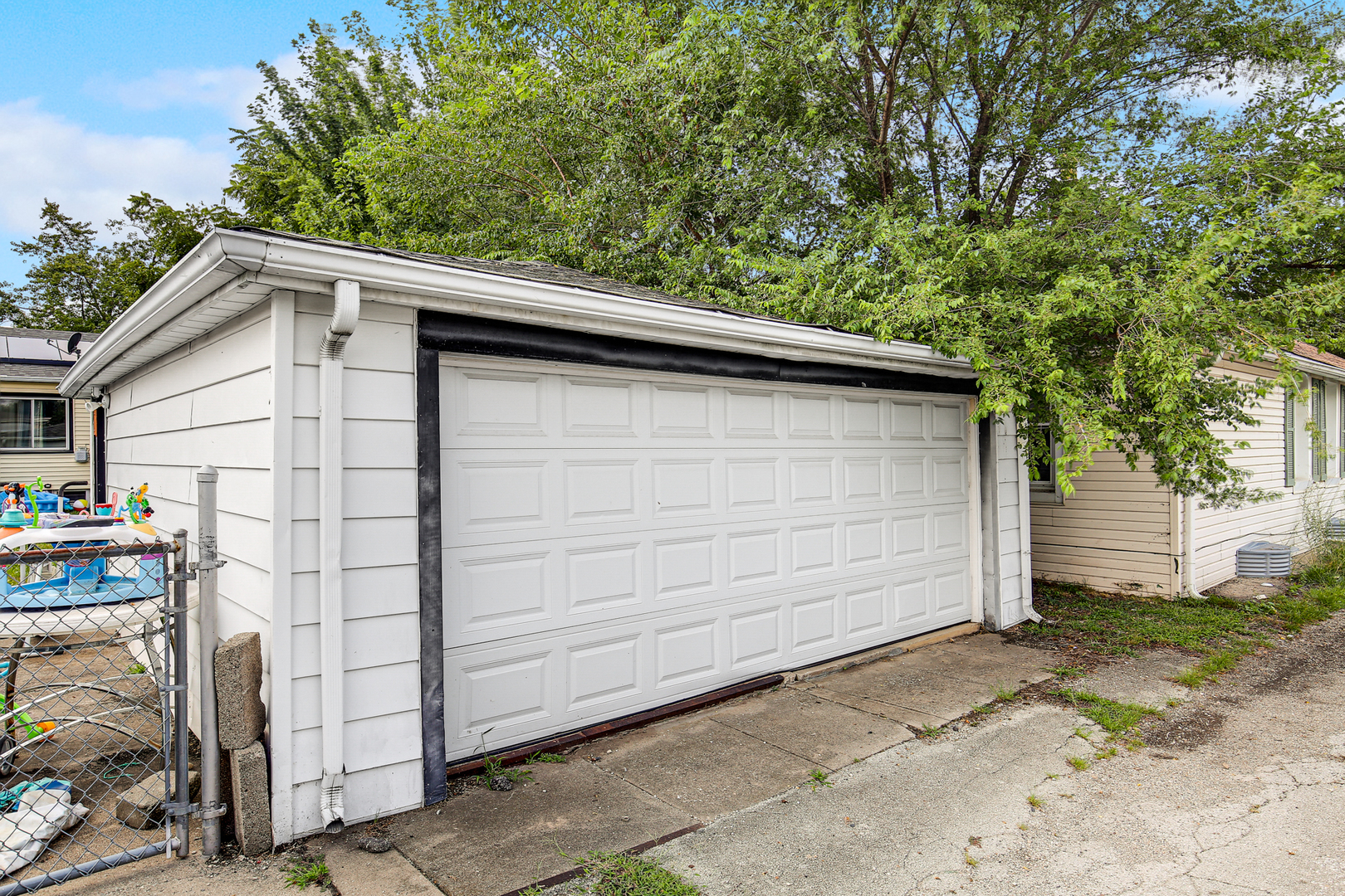 17839 Chicago Avenue Property Photo 12