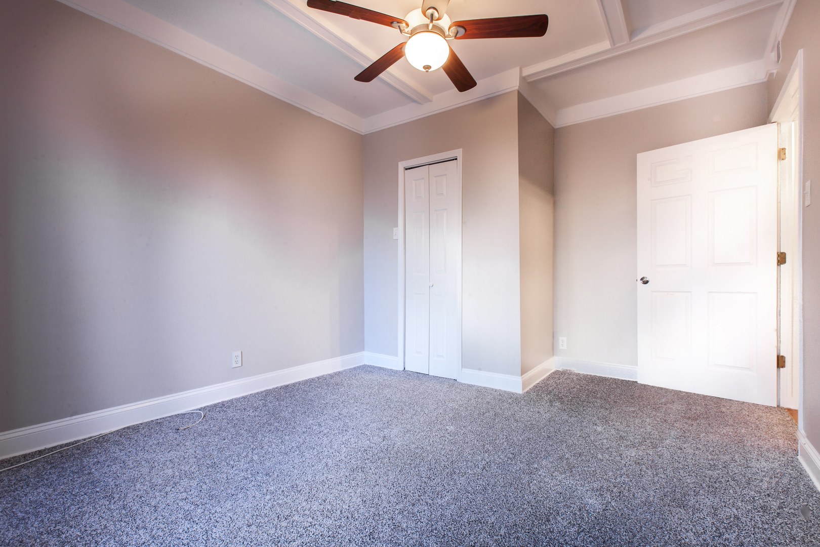 1554 E 65th Place 1e Property Photo 11