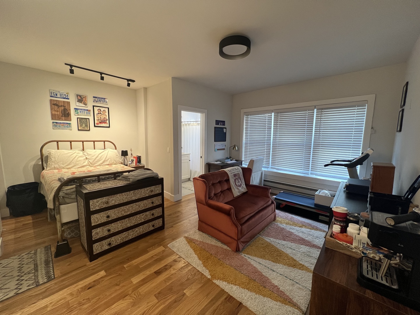 4236 N Kenmore Avenue 105 Property Photo 4