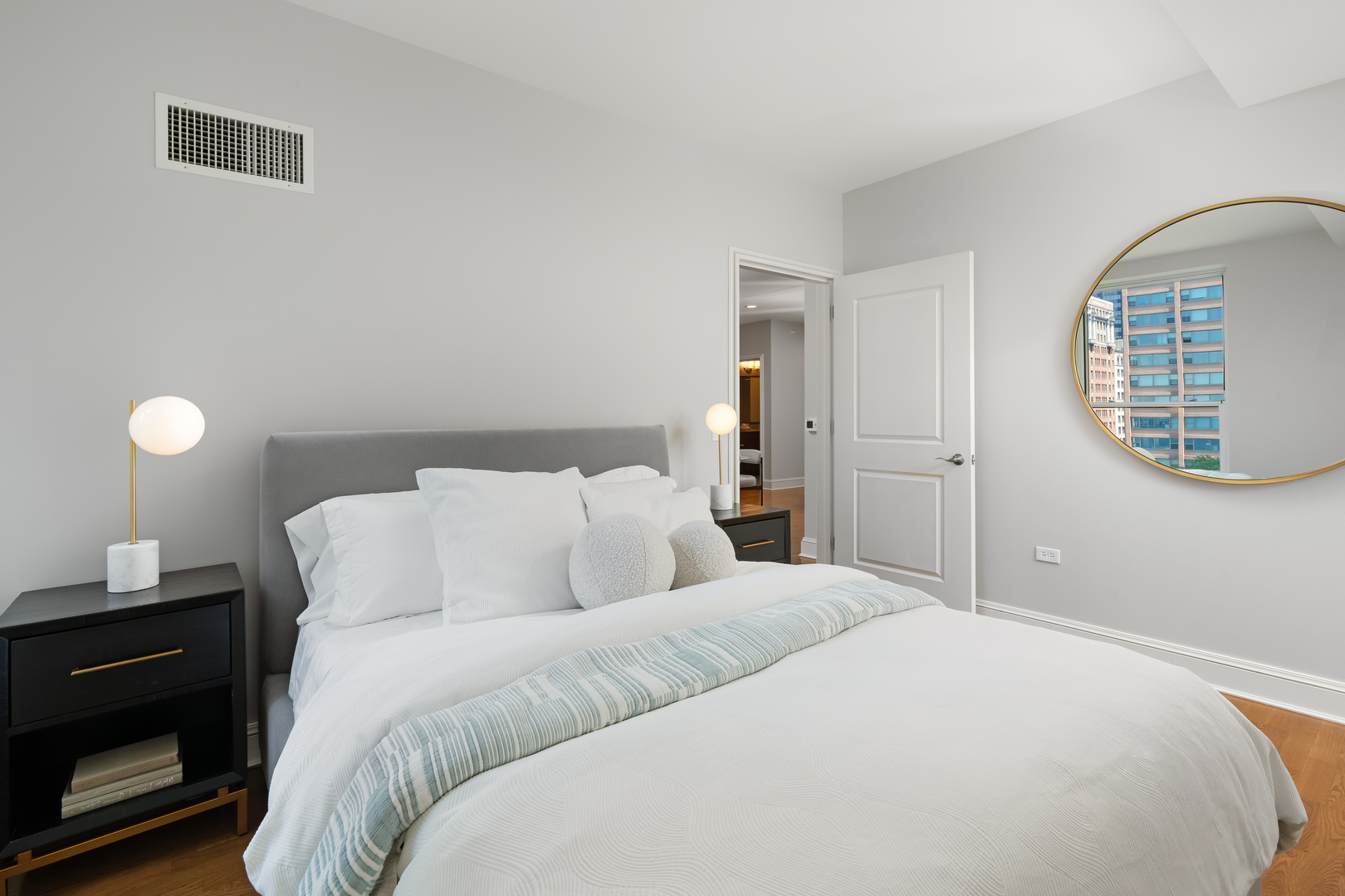 850 N Lake Shore Drive 409 Property Photo 17