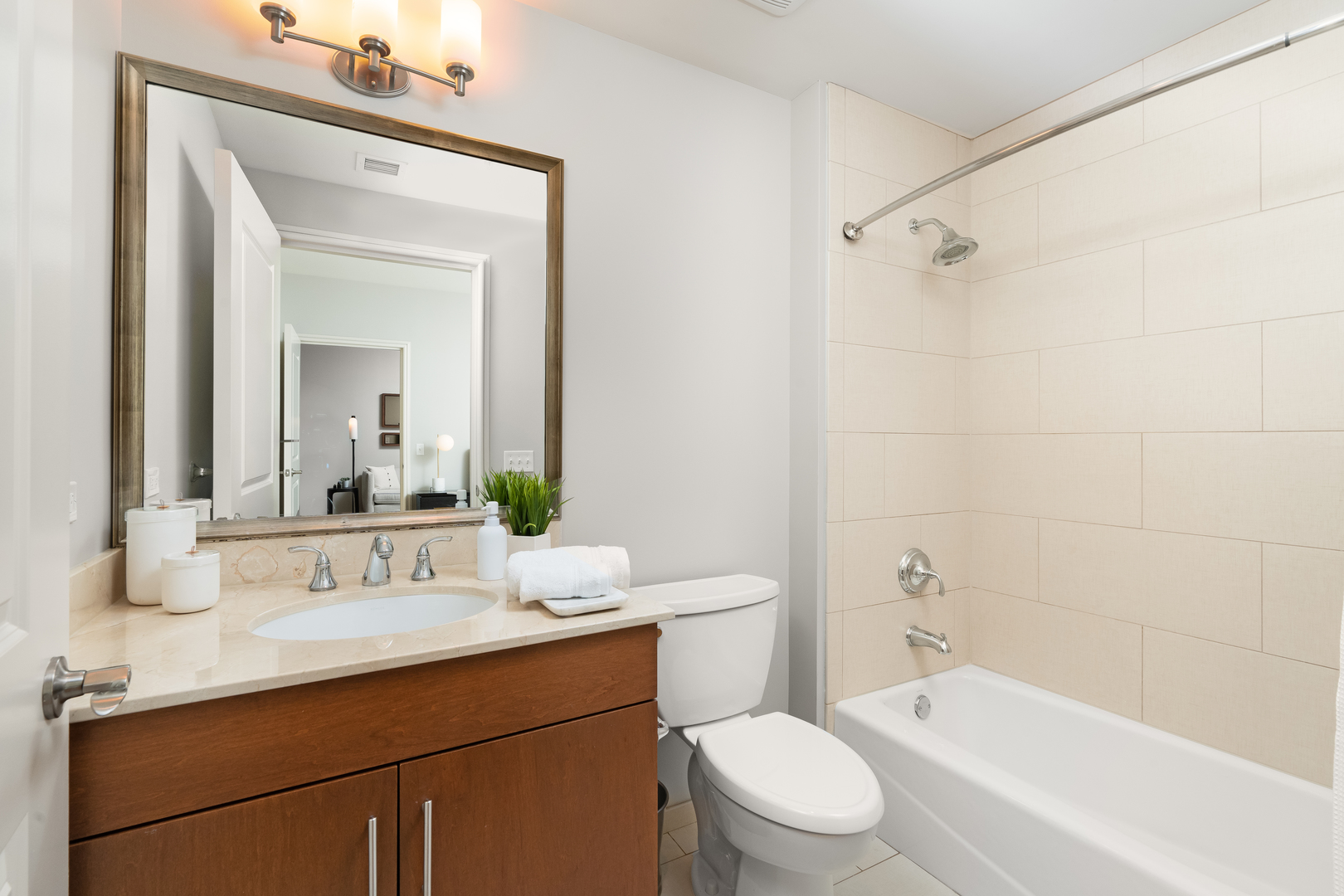 850 N Lake Shore Drive 409 Property Photo 19