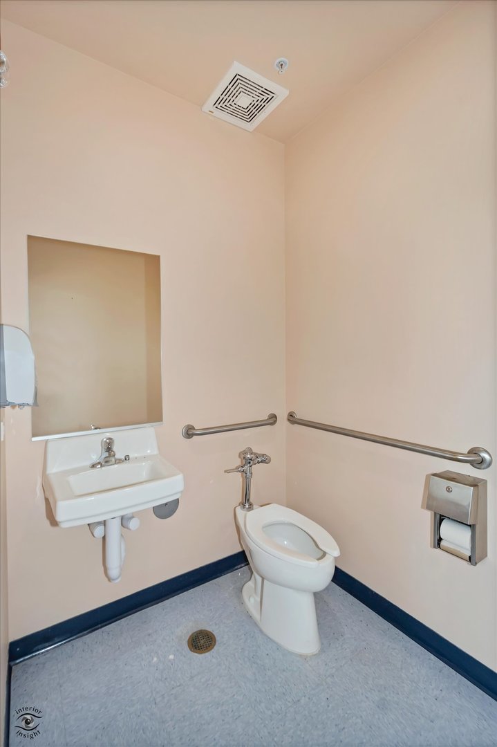 912 Northwest Highway 102 Property Photo 25
