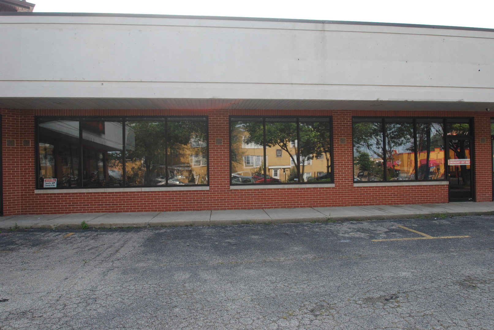 5301-07 W Belmont Avenue Property Photo 6