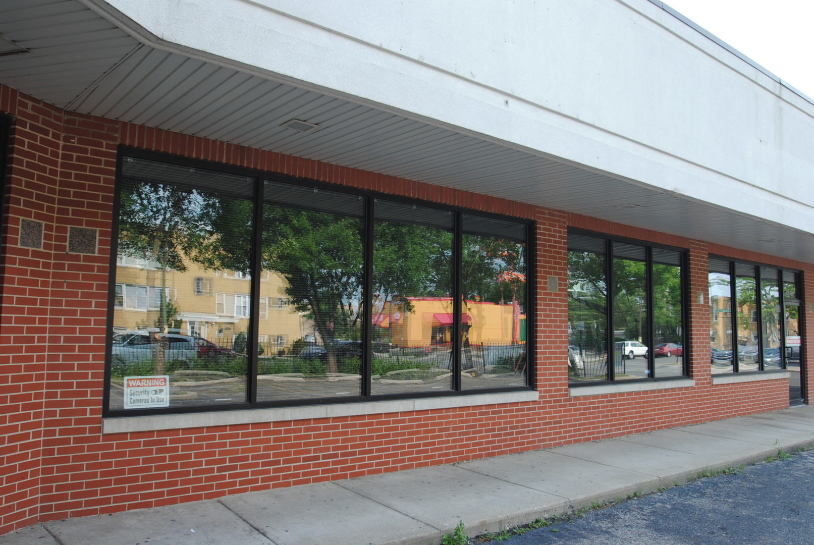 5301-07 W Belmont Avenue Property Photo 7