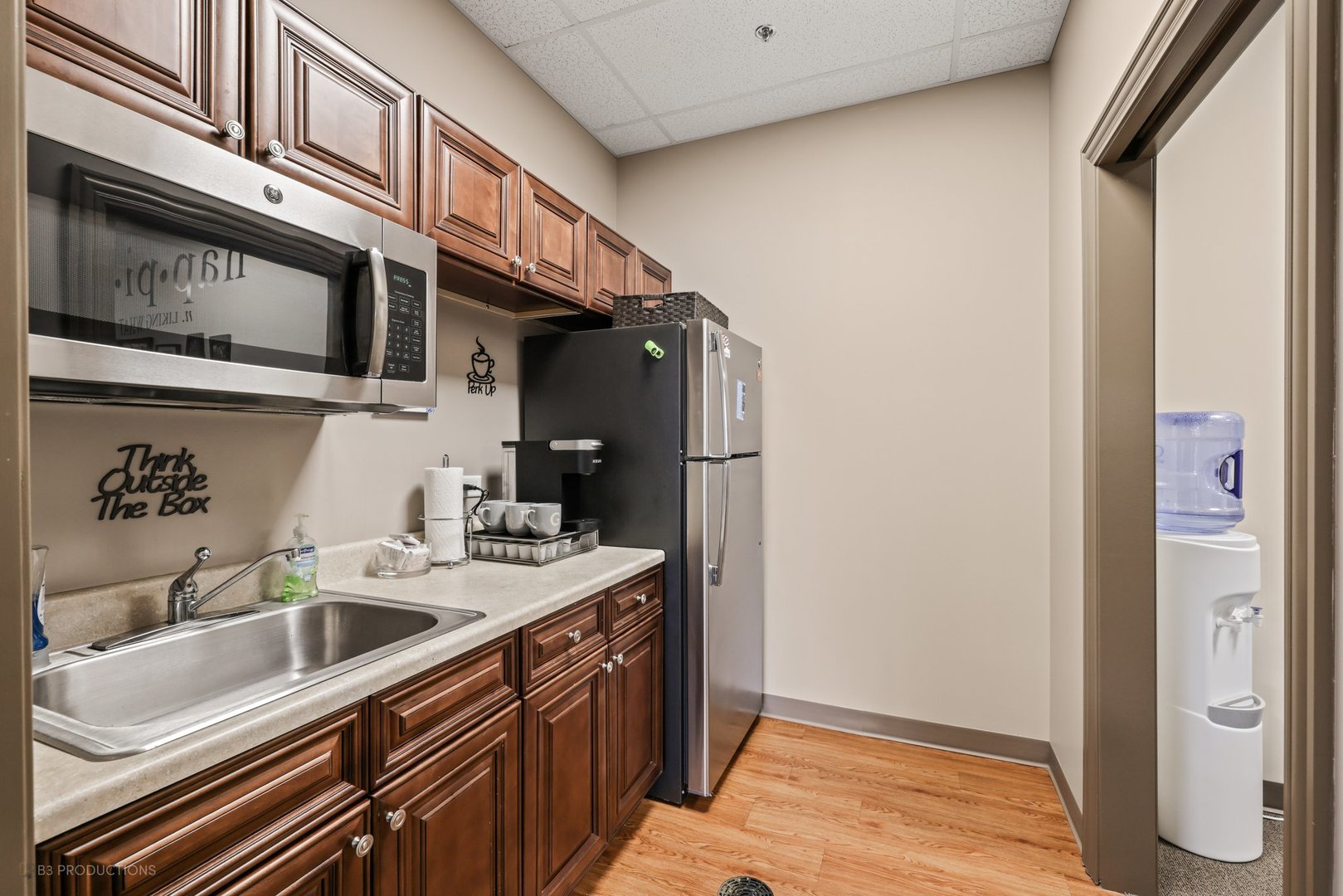 20960 Frankfort Square Road B Property Photo 13