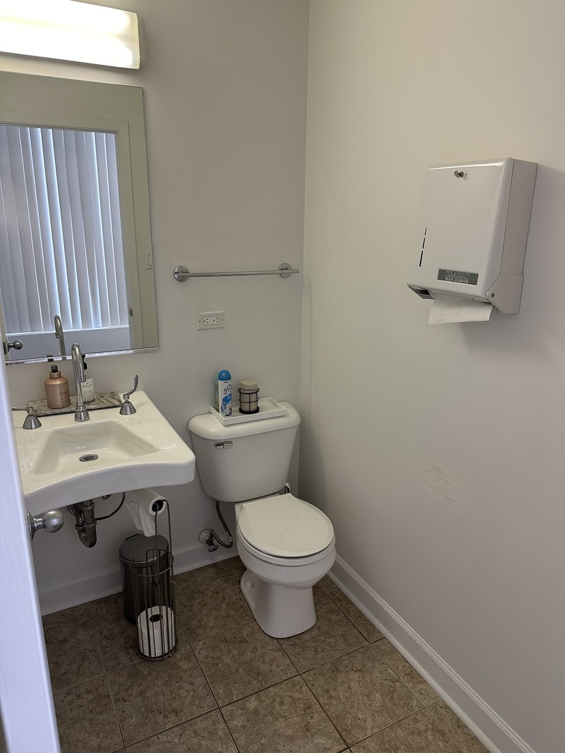 5025 Warren Street Property Photo 6