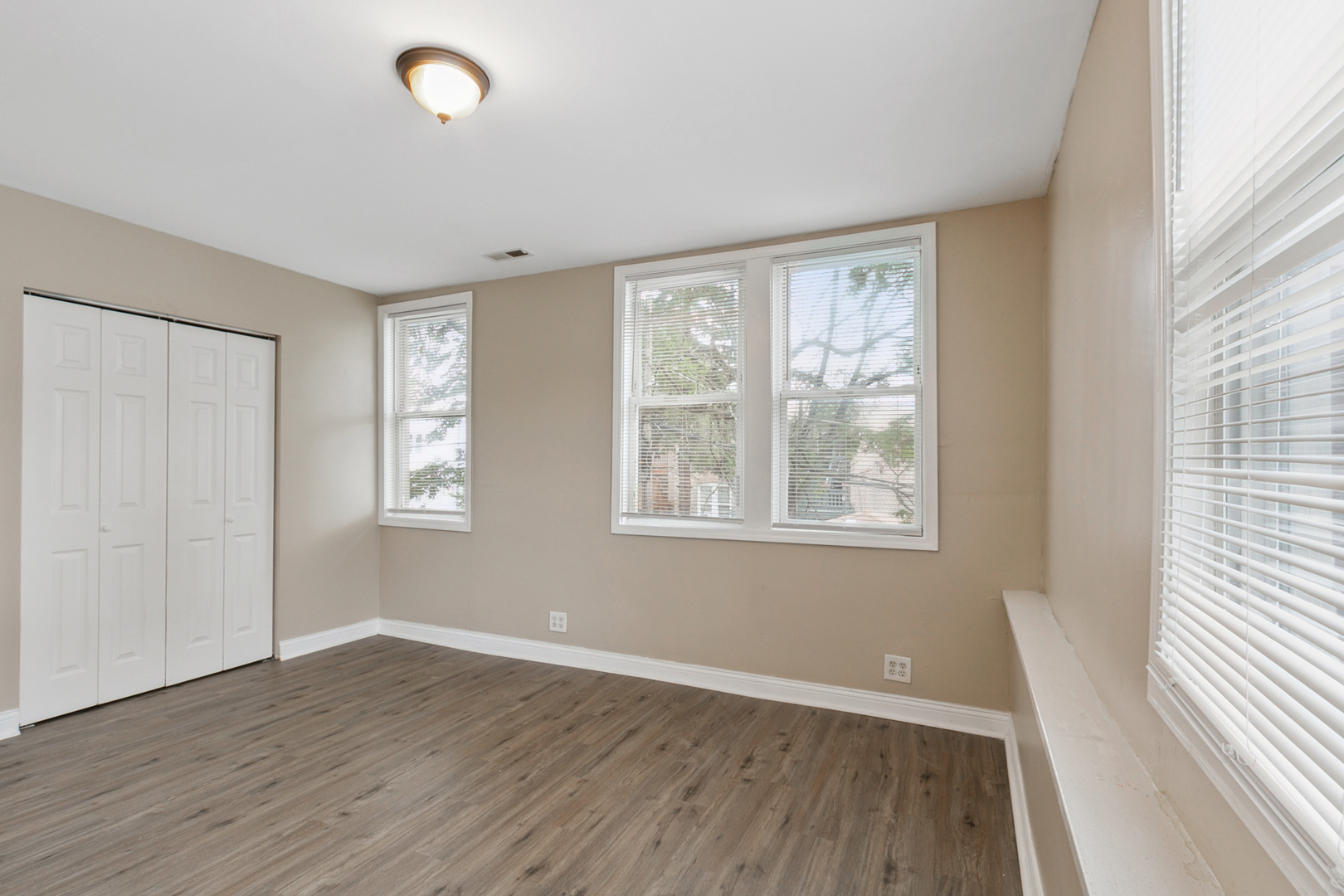 5700 S Wolcott Avenue 2r Property Photo 4
