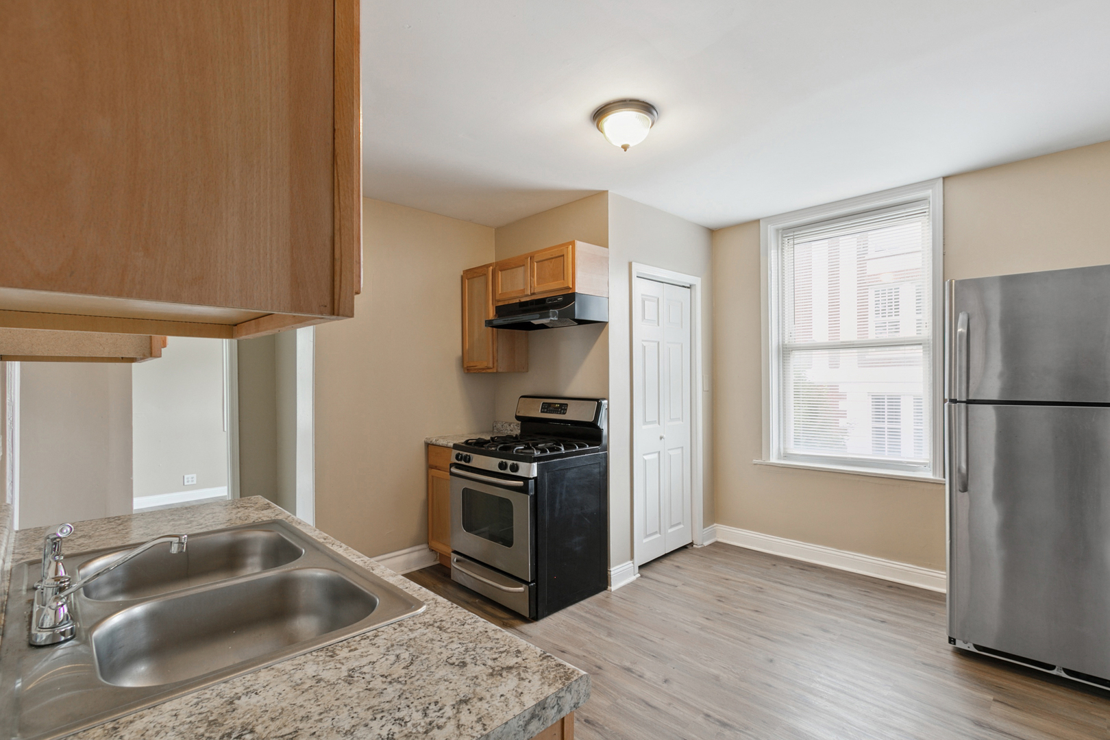 5700 S Wolcott Avenue 2r Property Photo 8