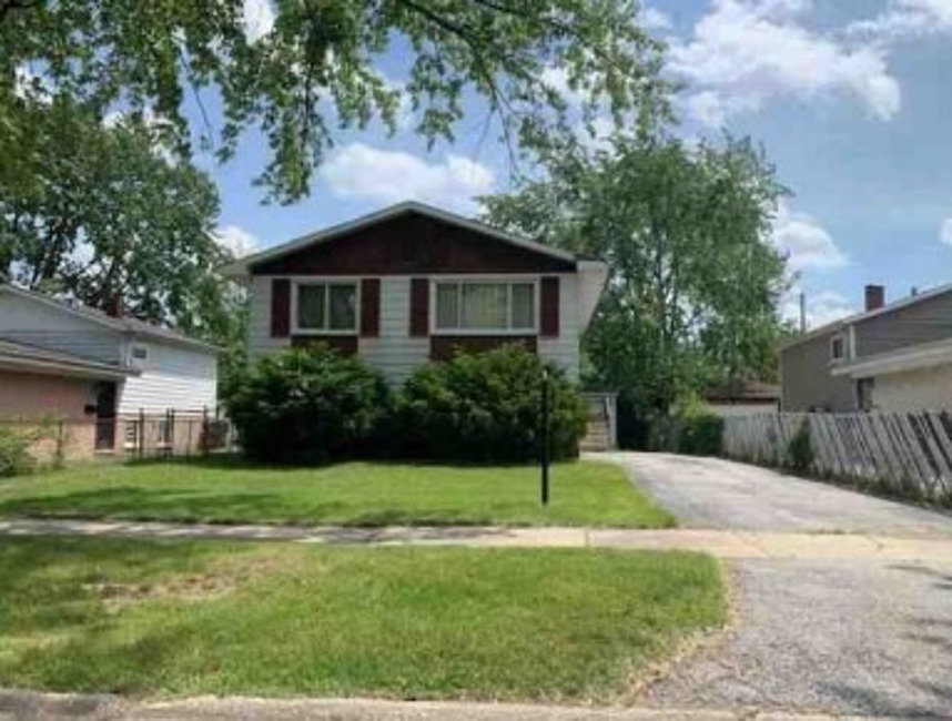 16423 Marshfield Avenue Property Photo 2
