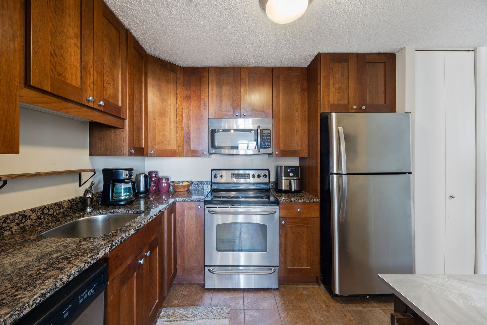 10 E Ontario Street 4307 Property Photo 7