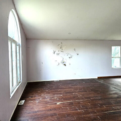 620 Gordon Terrace Property Photo 3