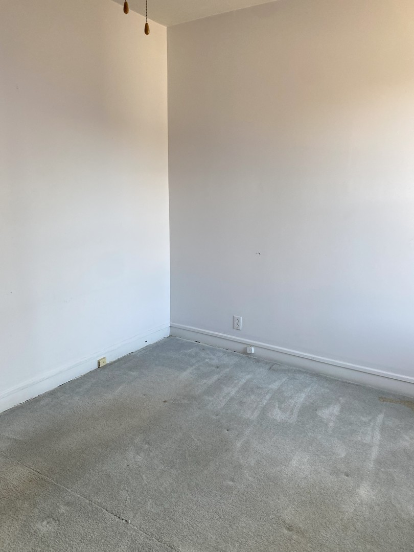 8315 S Dante Avenue Property Photo 8