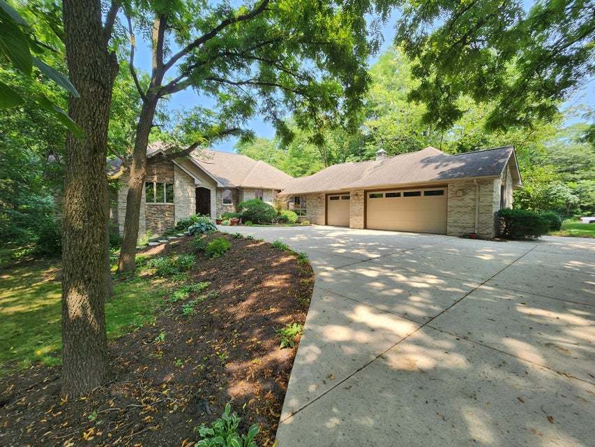 1 Timber Ridge Court Property Photo 3