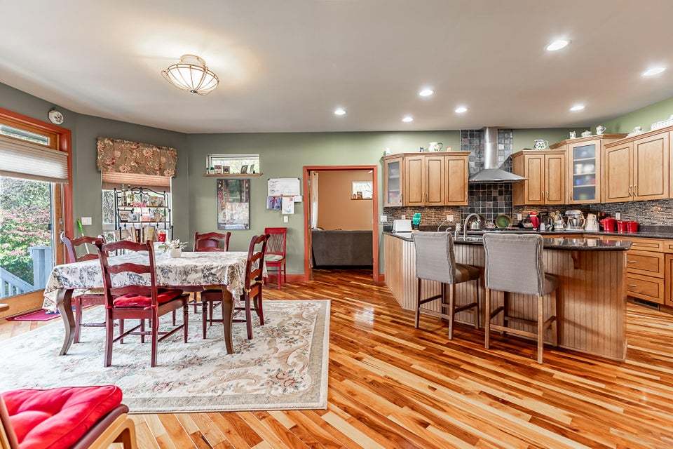 1 Timber Ridge Court Property Photo 14