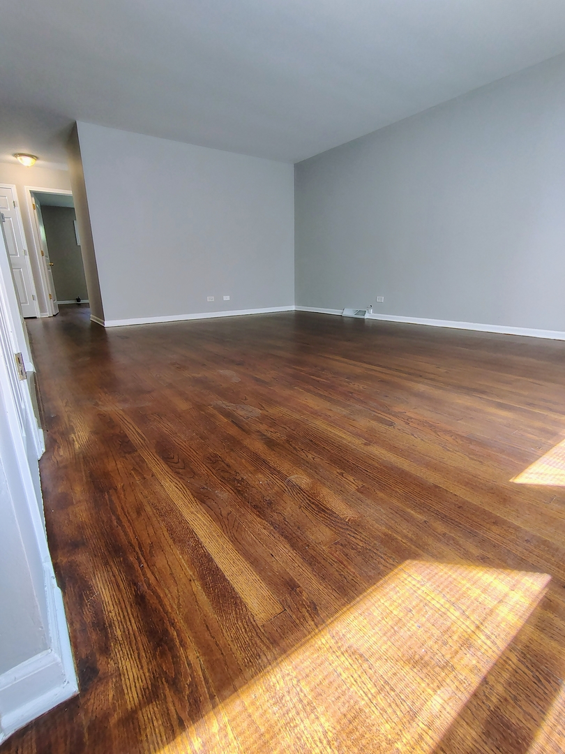 16451 Marshfield Avenue Property Photo 3