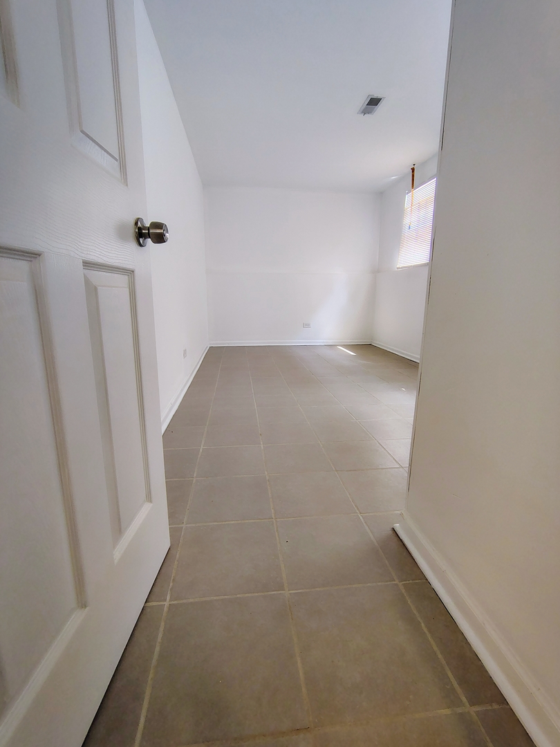 16451 Marshfield Avenue Property Photo 12
