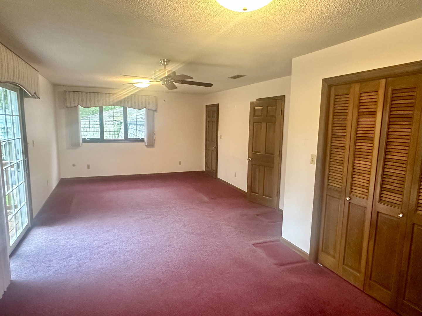 864 Ash Drive Property Photo 13