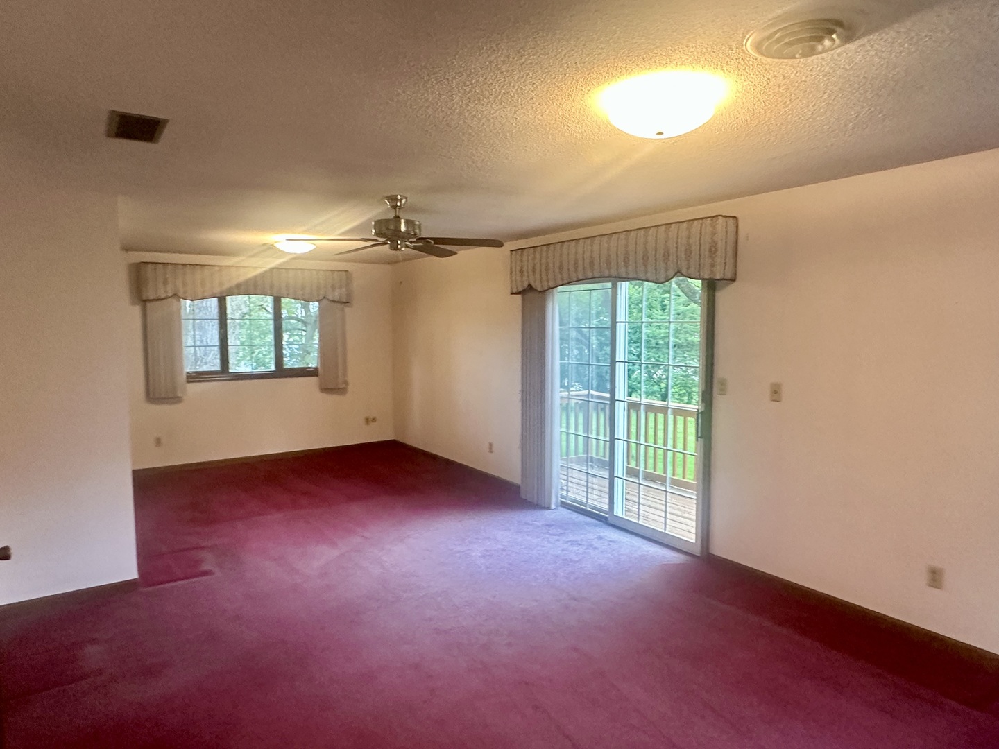 864 Ash Drive Property Photo 14