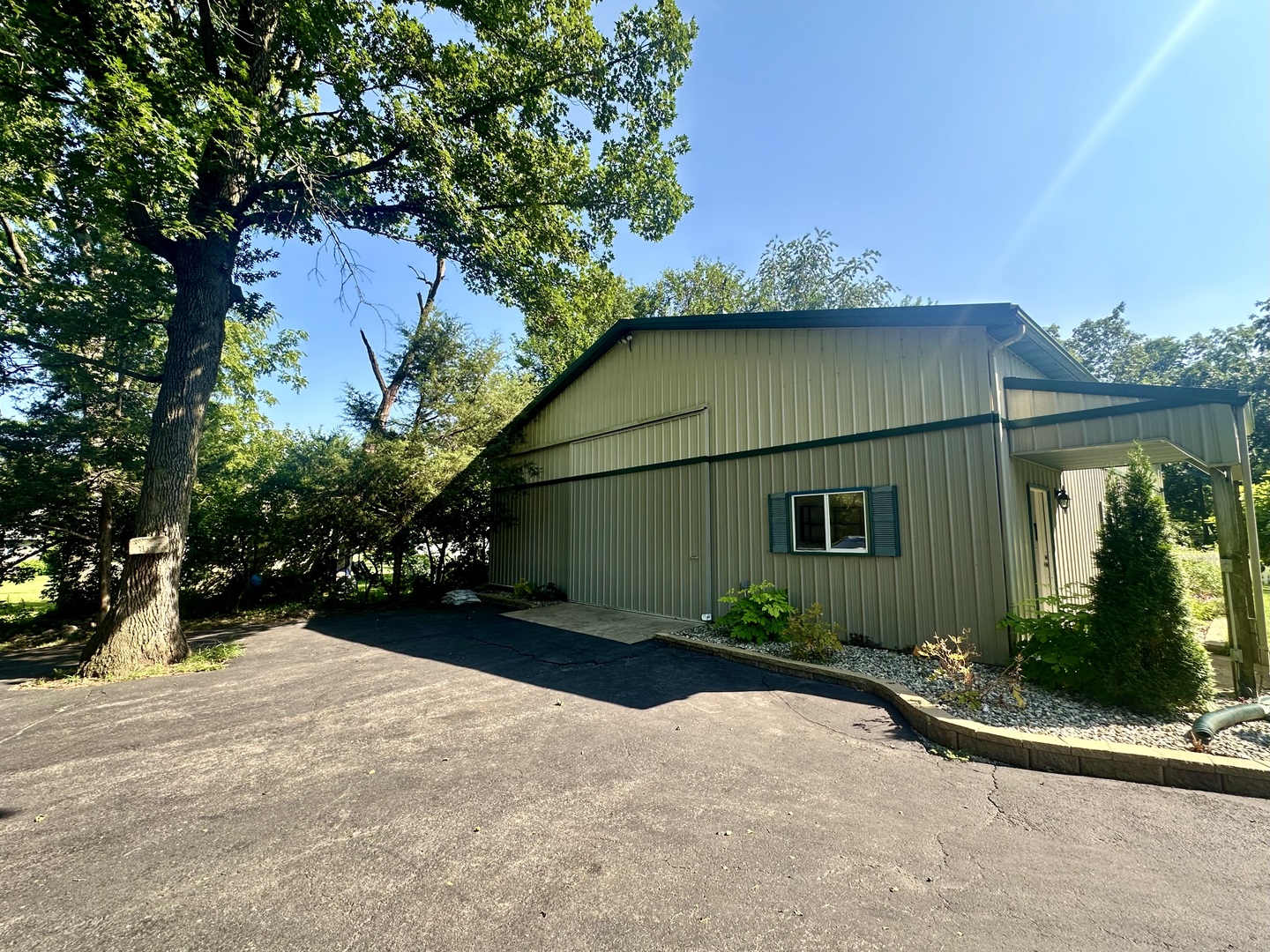 864 Ash Drive Property Photo 27