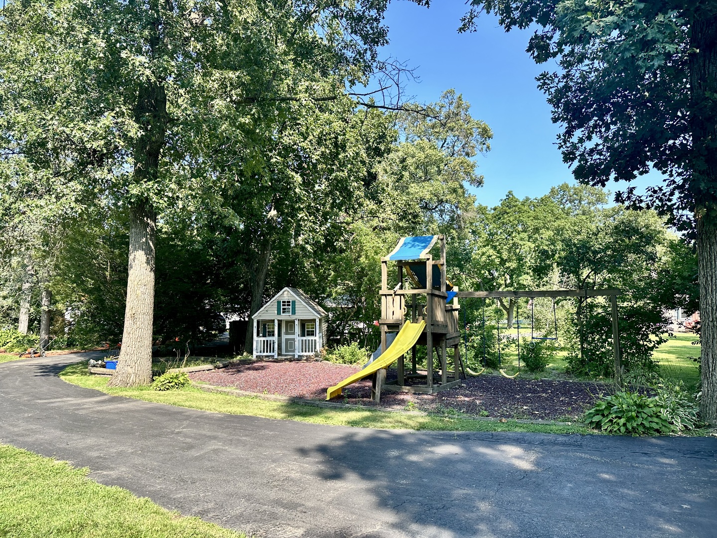 864 Ash Drive Property Photo 36